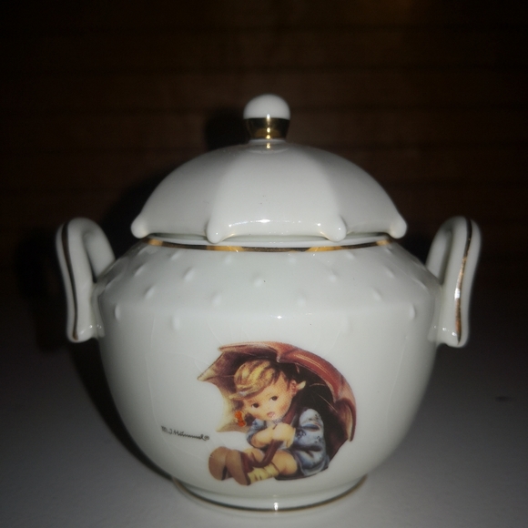 Porcelain Tea Set - Picture 3 of 13